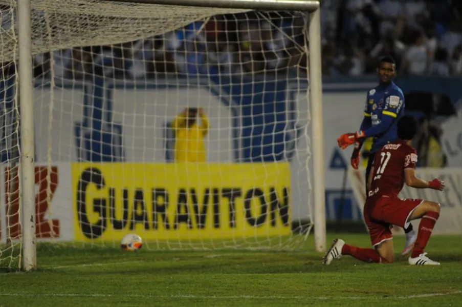FALTA POUCO - Londrina larga na frente na decisão