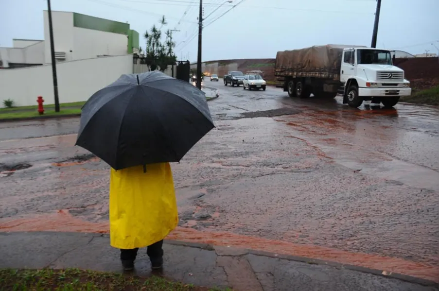 Temporal provoca alagamentos