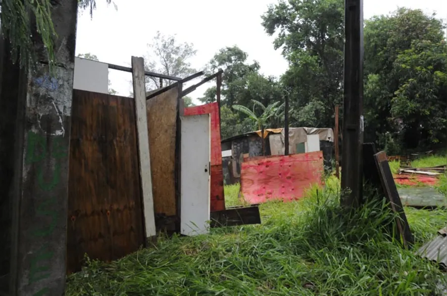 Invasores desocupam terreno do CAPC