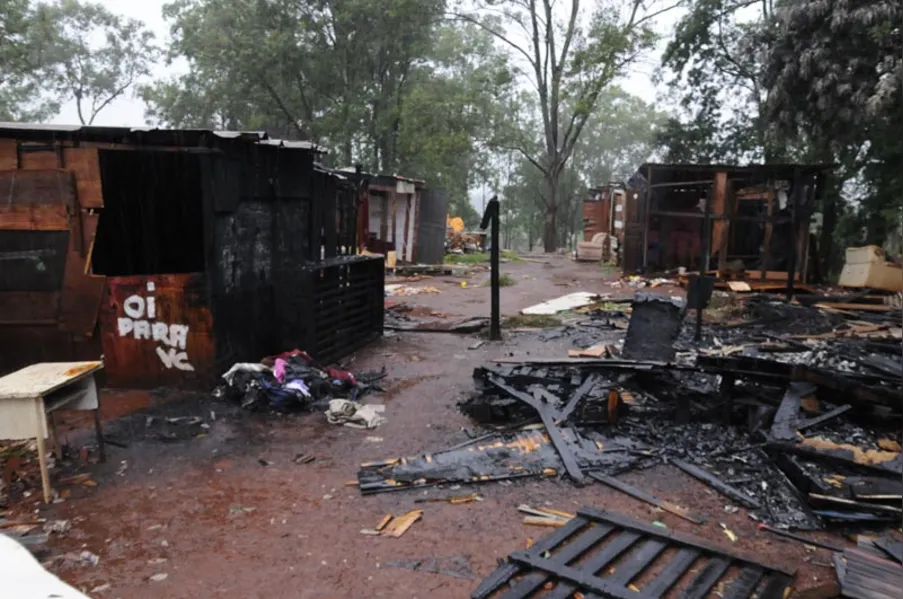 Invasores desocupam terreno do CAPC