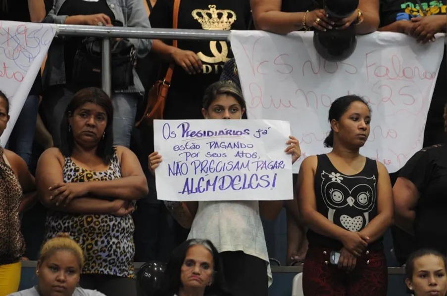 Parentes de presos vão à Câmara cobrar solução