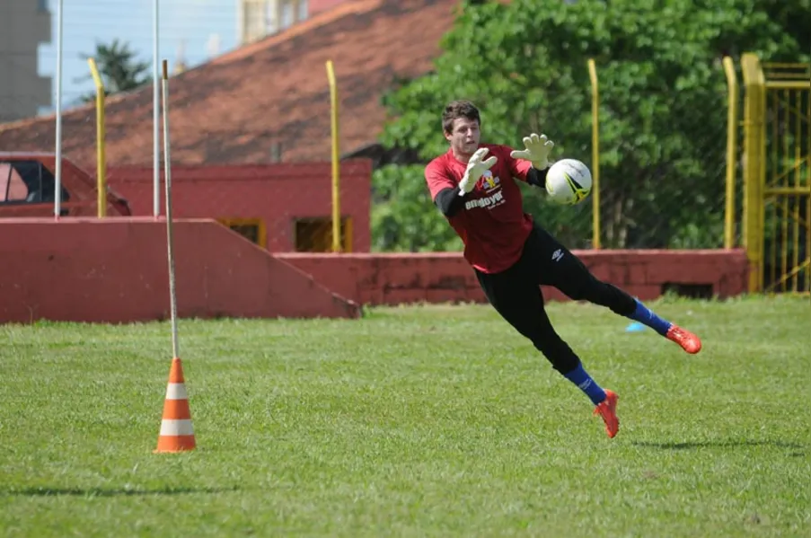 PSTC aposta em base e filosofia na primeira divisão do Paranaense