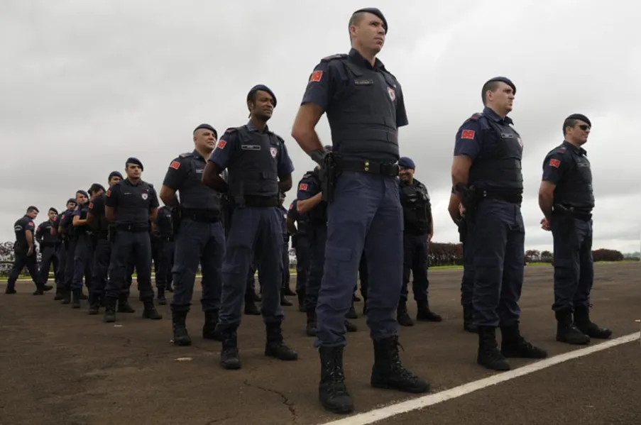 Agentes da Guarda Municipal recebem armamento