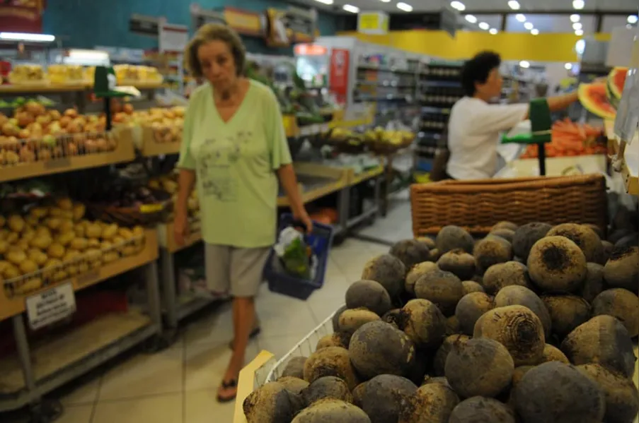 Inflação para baixa renda vai a 11% em 12 meses