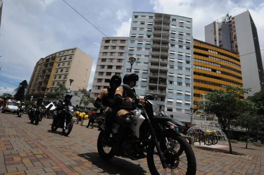 PM reforça patrulhamento em áreas comerciais
