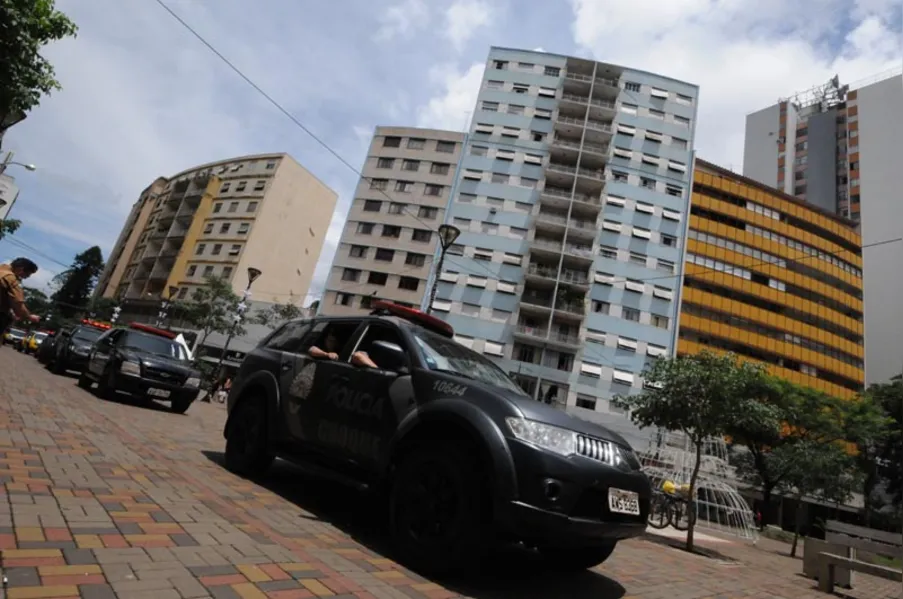 PM reforça patrulhamento em áreas comerciais