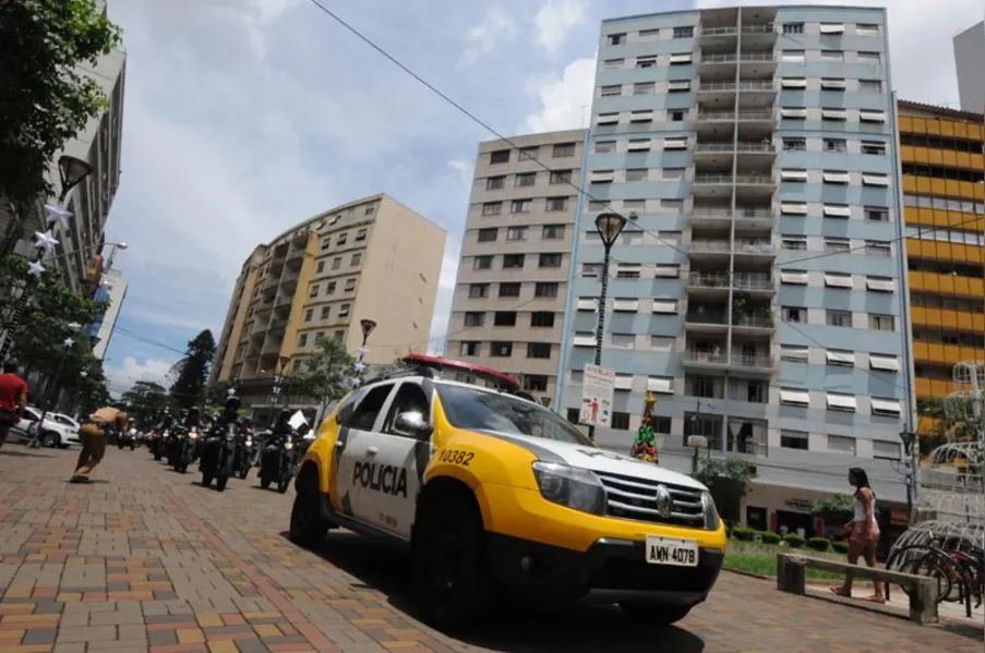 PM reforça patrulhamento em áreas comerciais