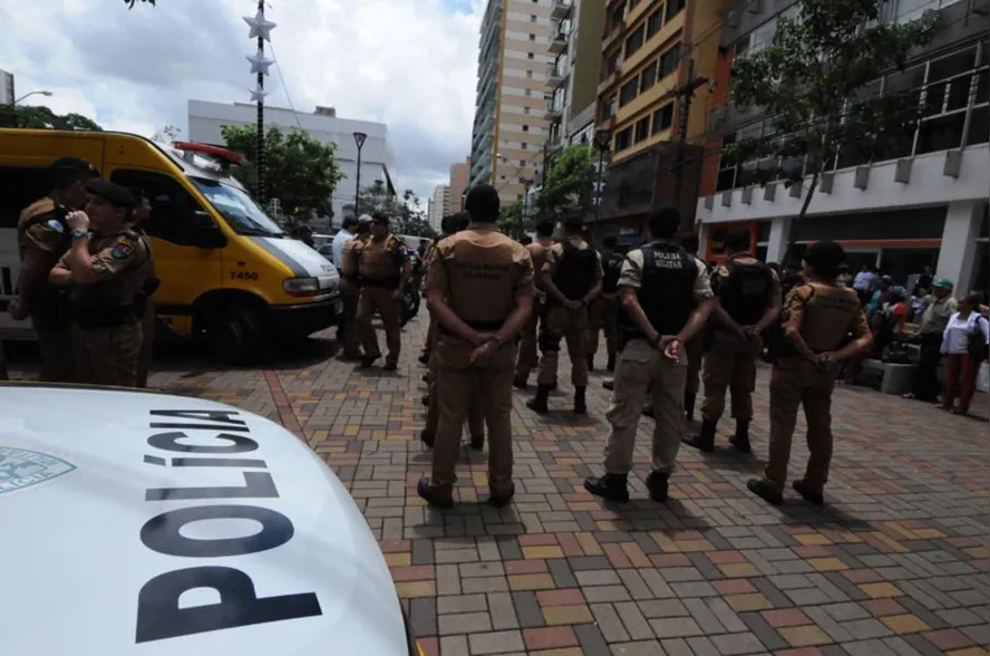 PM reforça patrulhamento em áreas comerciais