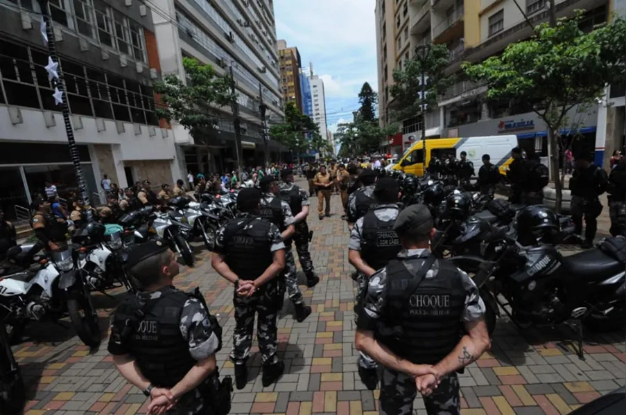 PM reforça patrulhamento em áreas comerciais