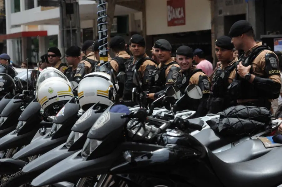 PM reforça patrulhamento em áreas comerciais