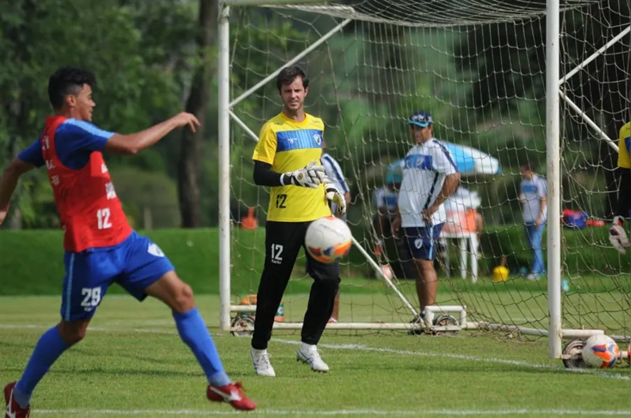 Zagueiro é o primeiro reforço do LEC para 2016