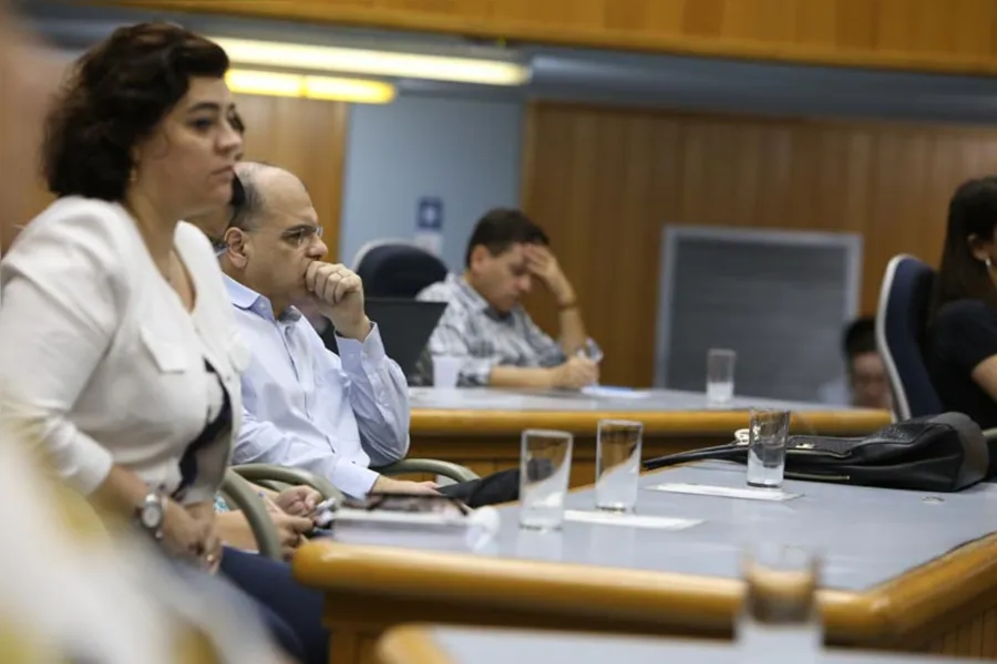UEL e HU revelam déficit de cerca de 750 servidores