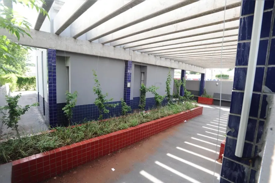 Obra em capela mortuária é alvo de reclamações