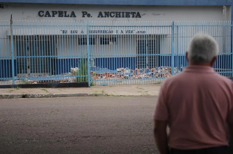 Obra em capela mortuária é alvo de reclamações