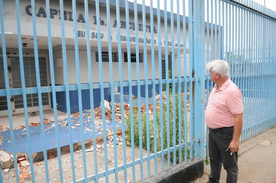 Obra em capela mortuária é alvo de reclamações