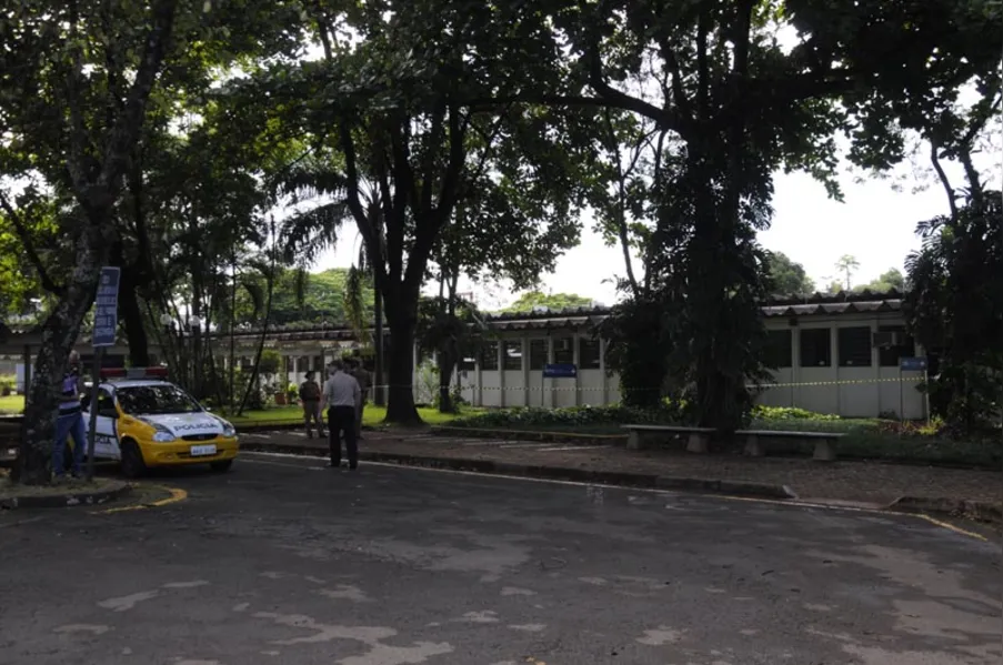 Ladrões tentam explodir caixa eletrônico na UEL