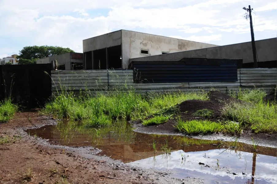 Com obras paradas, Estado renova locação de prédio do IML