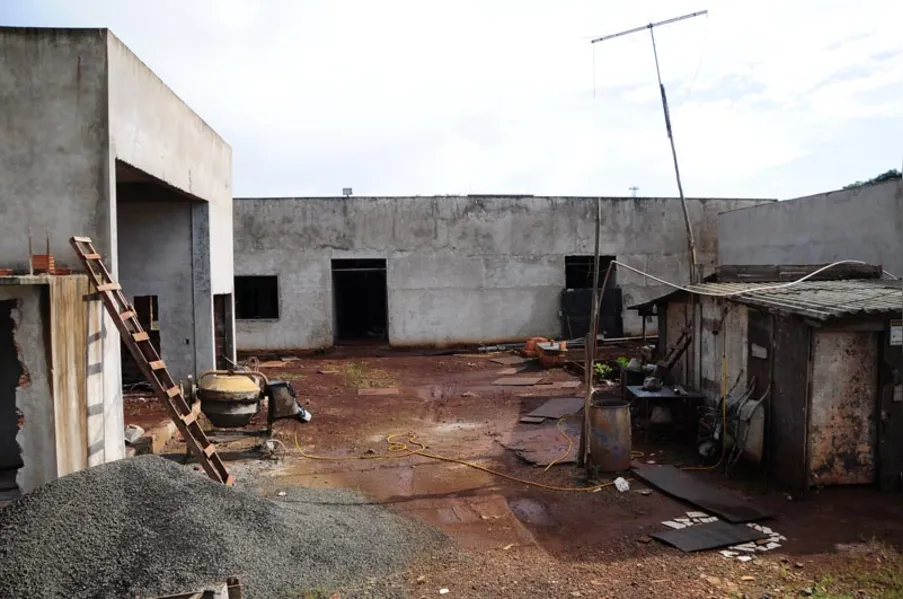 Com obras paradas, Estado renova locação de prédio do IML