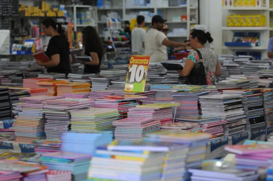 Pais: preparem o bolso para o volta às aulas