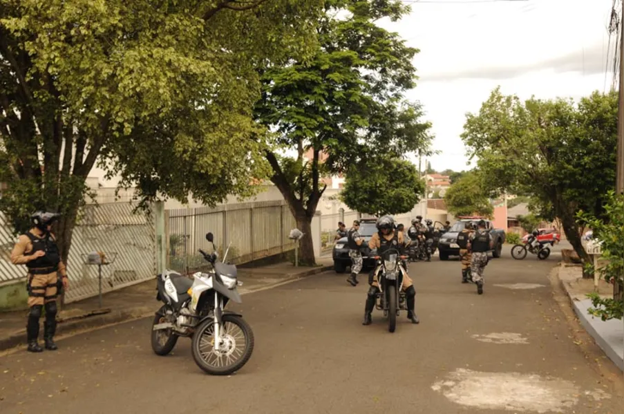 Protesto contra reajuste da tarifa termina em confusão