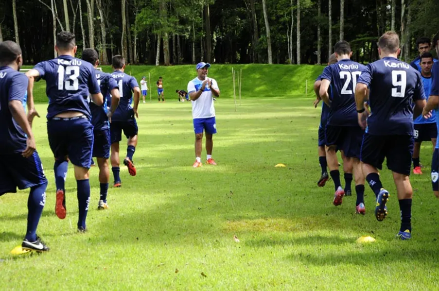 LEC fica sem Celsinho e Léo Moura