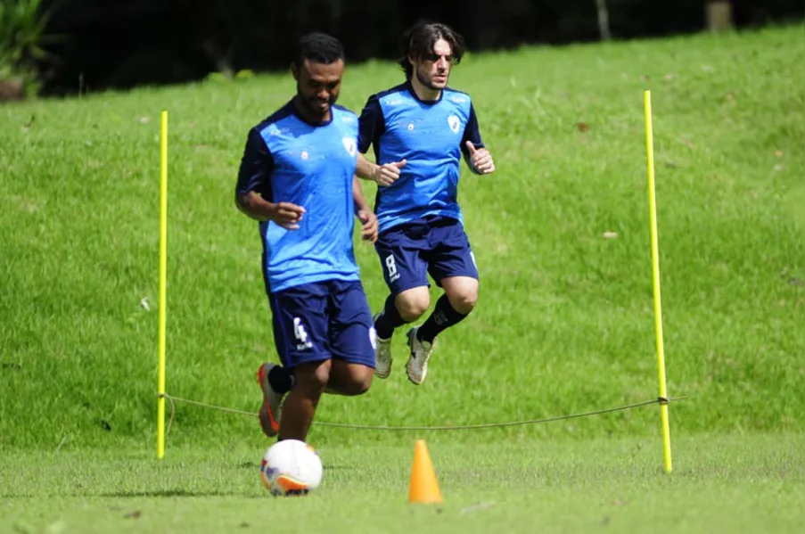 LEC fica sem Celsinho e Léo Moura