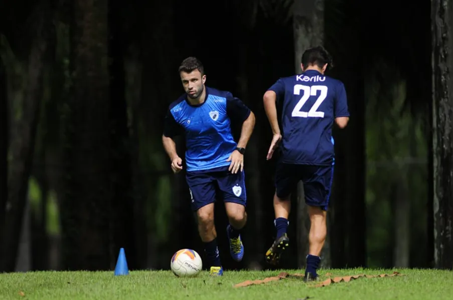 LEC fica sem Celsinho e Léo Moura