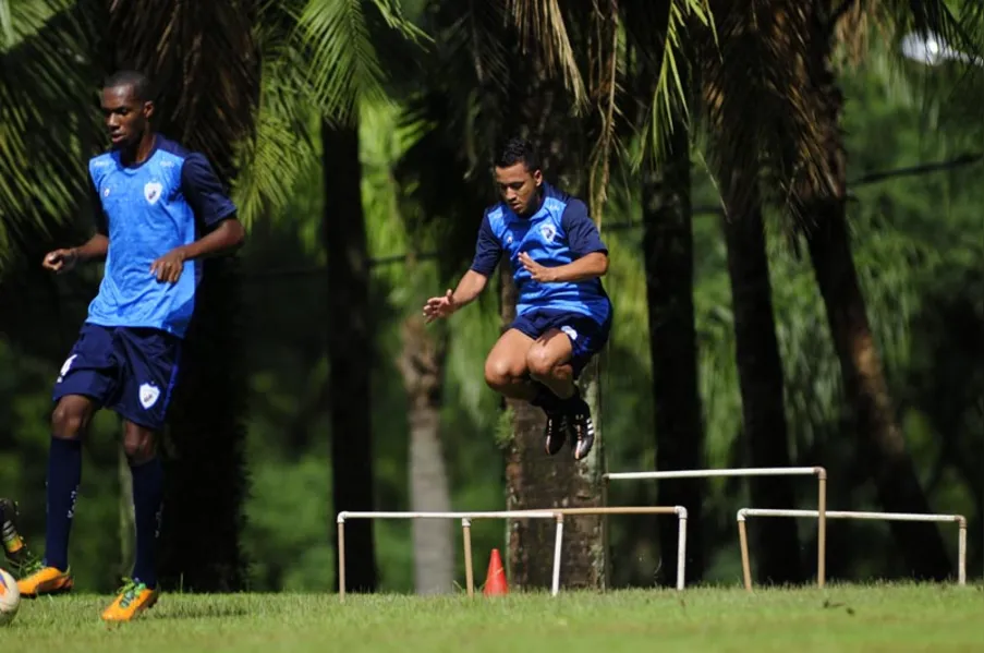 LEC fica sem Celsinho e Léo Moura