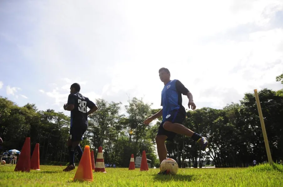 LEC fica sem Celsinho e Léo Moura