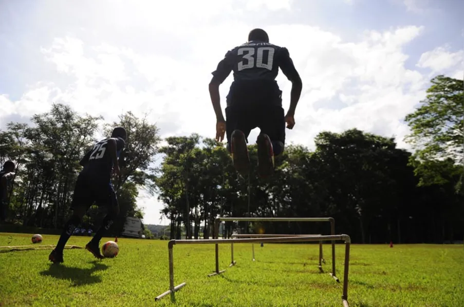 LEC fica sem Celsinho e Léo Moura