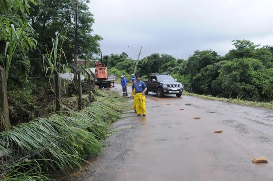 Após chuva recorde, prefeitura decreta estado de emergência