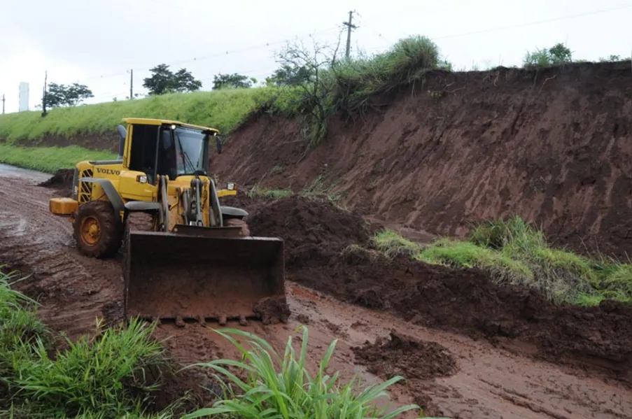 Após chuva recorde, prefeitura decreta estado de emergência