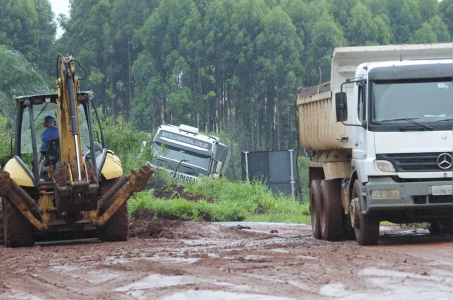 Após chuva recorde, prefeitura decreta estado de emergência