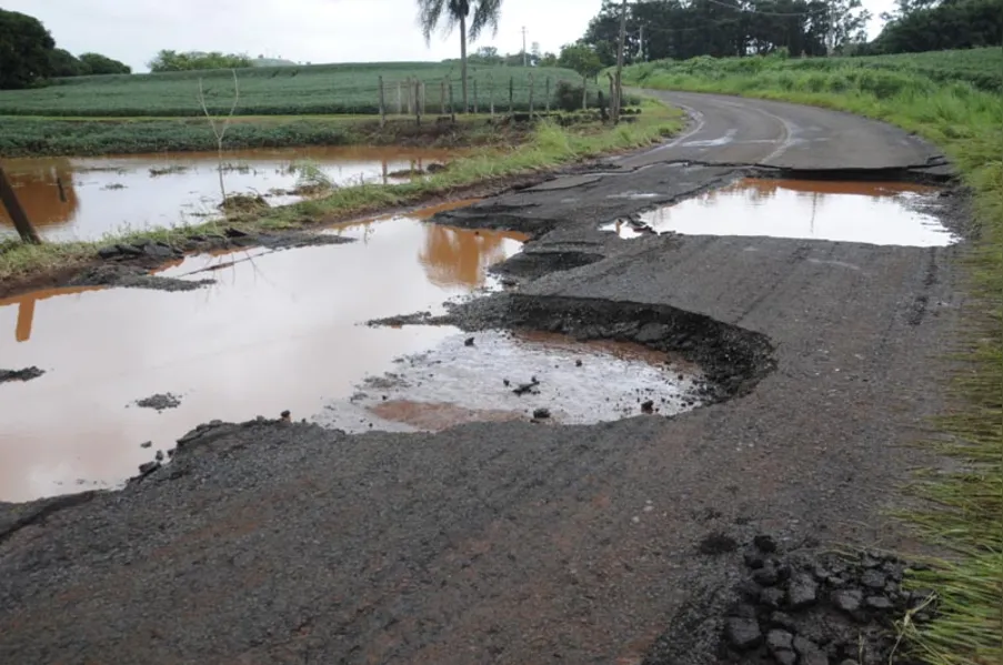 Após chuva recorde, prefeitura decreta estado de emergência