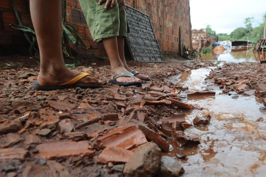 Temporal histórico deixa rastro de destruição