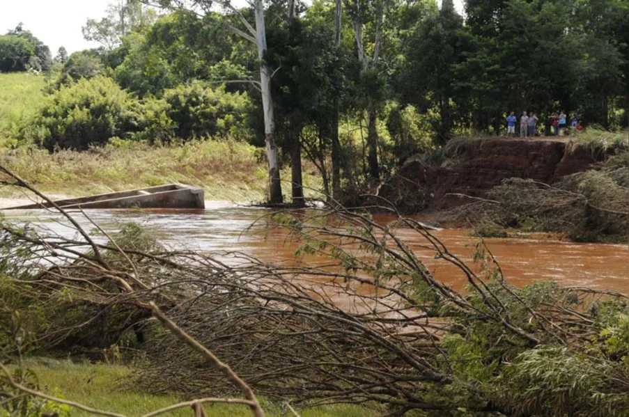 Dois dias após temporal, moradores da zona rural permanecem isolados