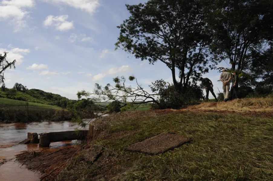 Dois dias após temporal, moradores da zona rural permanecem isolados