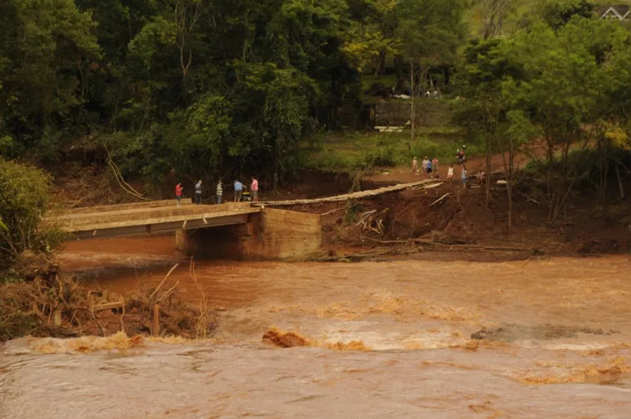 Parque Daisaku Ikeda foi engolido pelo Ribeirão Três Bocas