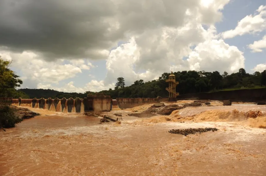 Parque Daisaku Ikeda foi engolido pelo Ribeirão Três Bocas
