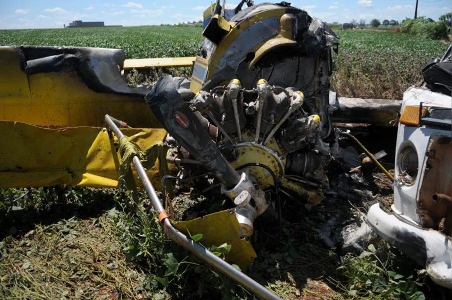 Seripa faz perícia em destroços de aeronave