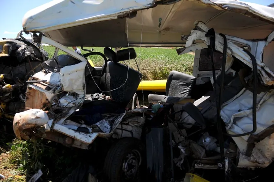 Seripa faz perícia em destroços de aeronave