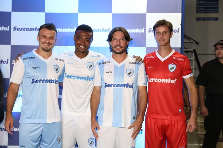 Nova camisa homenageia fundação do Londrina