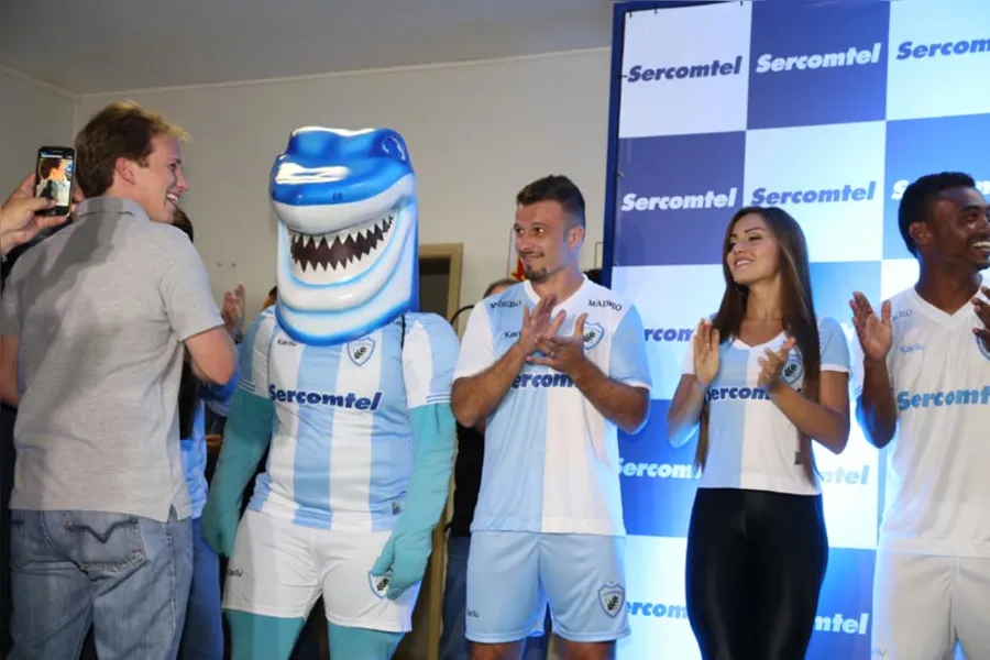 Nova camisa homenageia fundação do Londrina