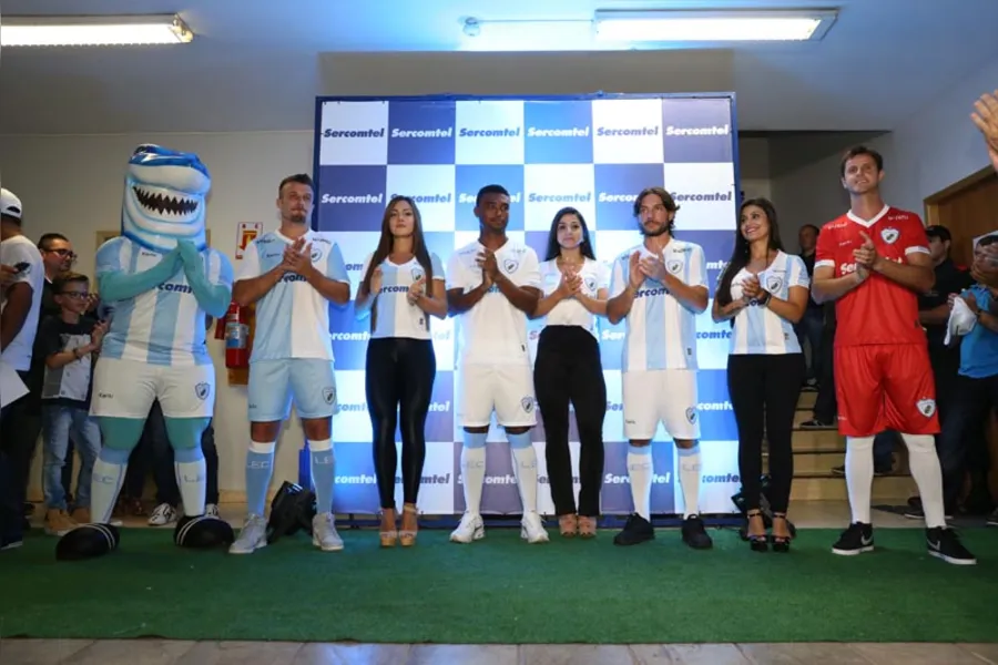 Nova camisa homenageia fundação do Londrina