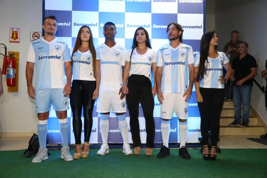 Nova camisa homenageia fundação do Londrina