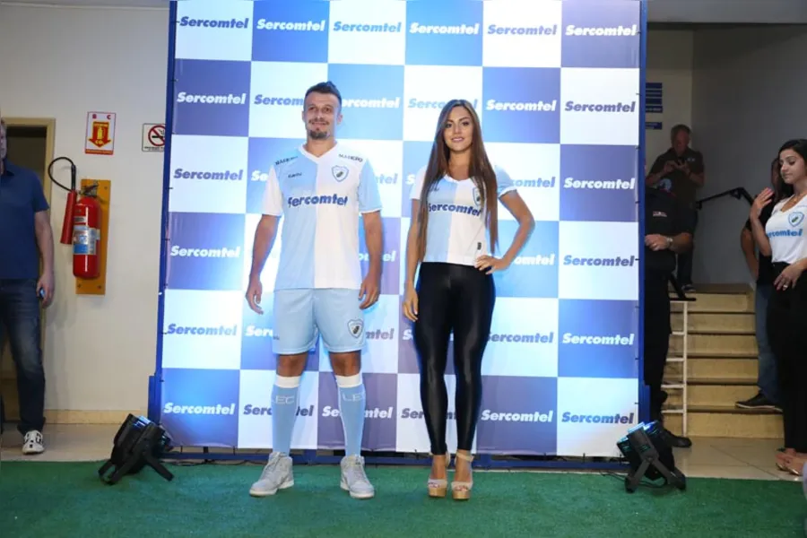 Nova camisa homenageia fundação do Londrina