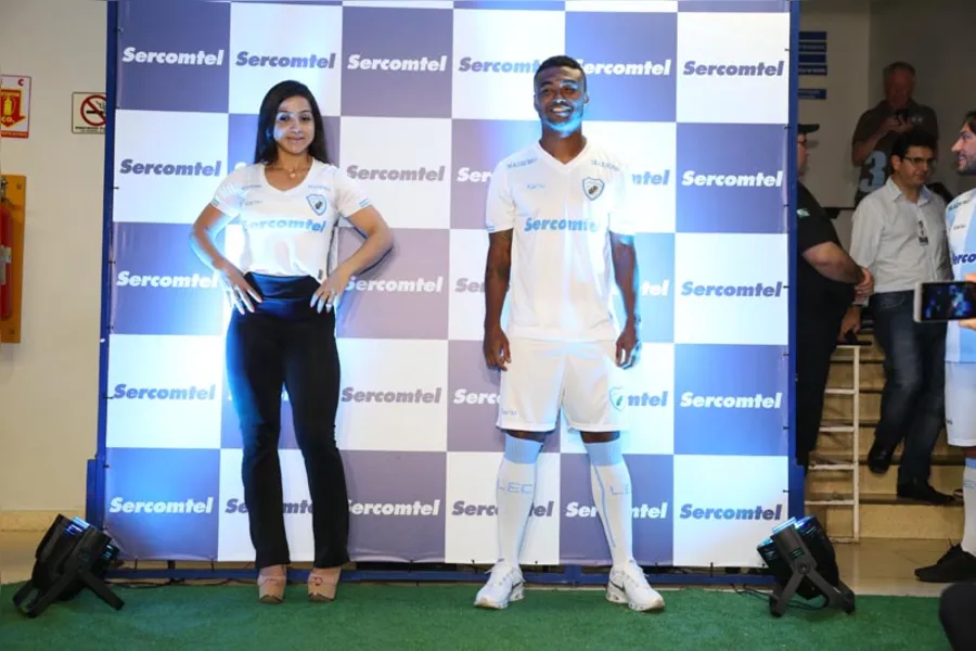 Nova camisa homenageia fundação do Londrina