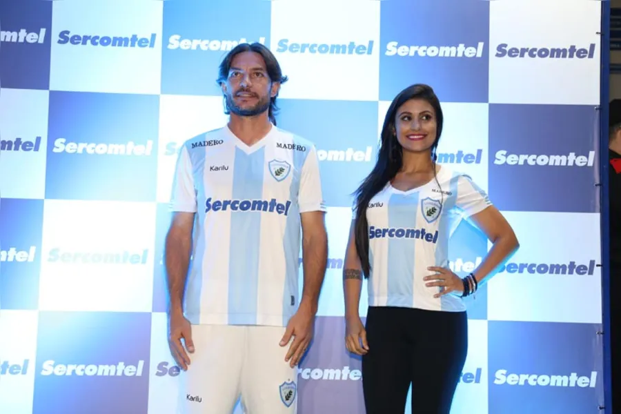 Nova camisa homenageia fundação do Londrina