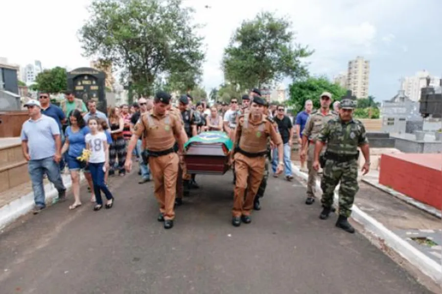 PM morto em atentado é sepultado em Londrina