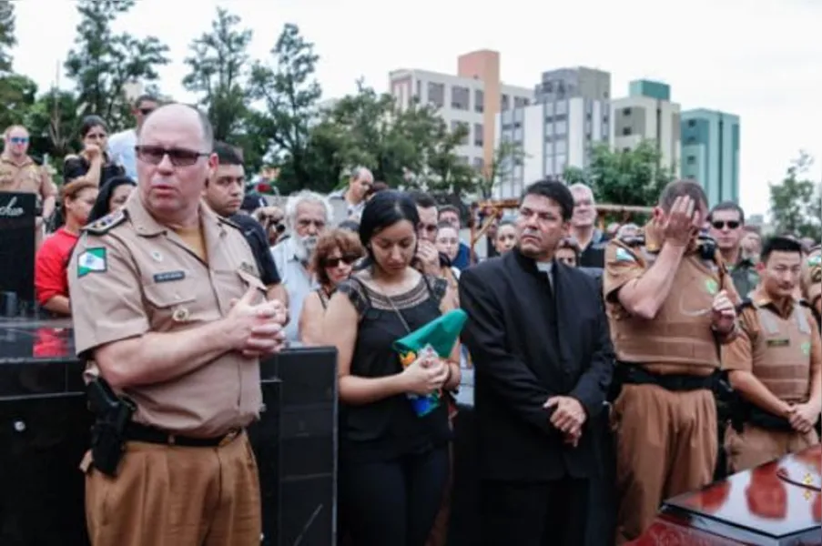 PM morto em atentado é sepultado em Londrina